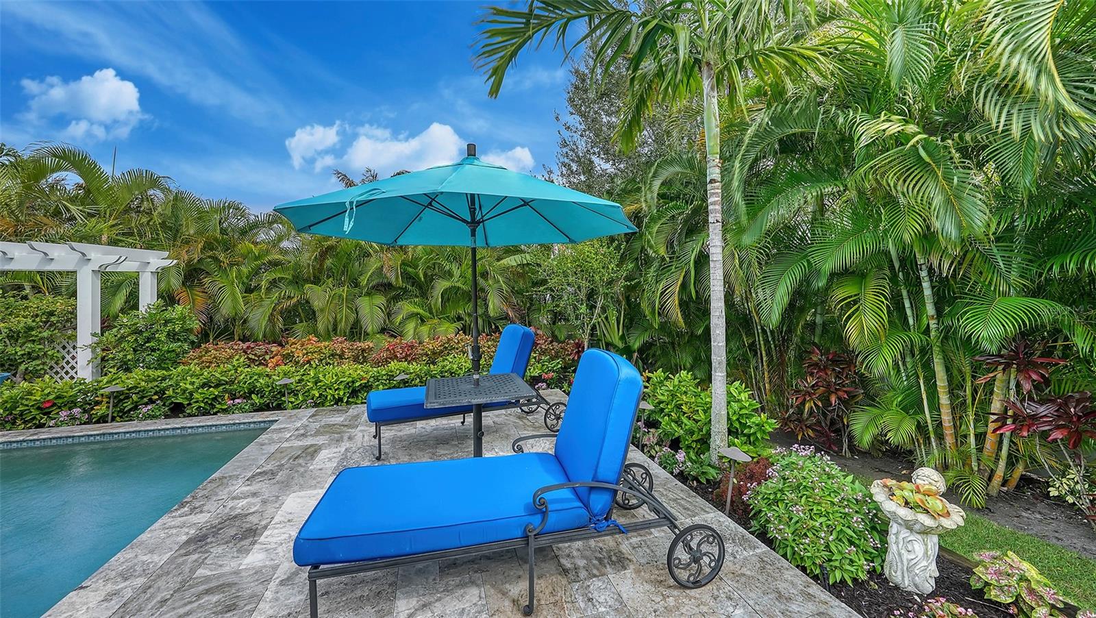 COLLIER WALKER - Residential