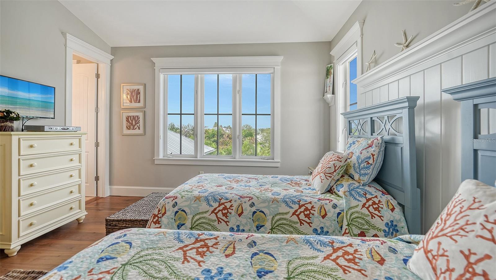 COLLIER WALKER - Residential