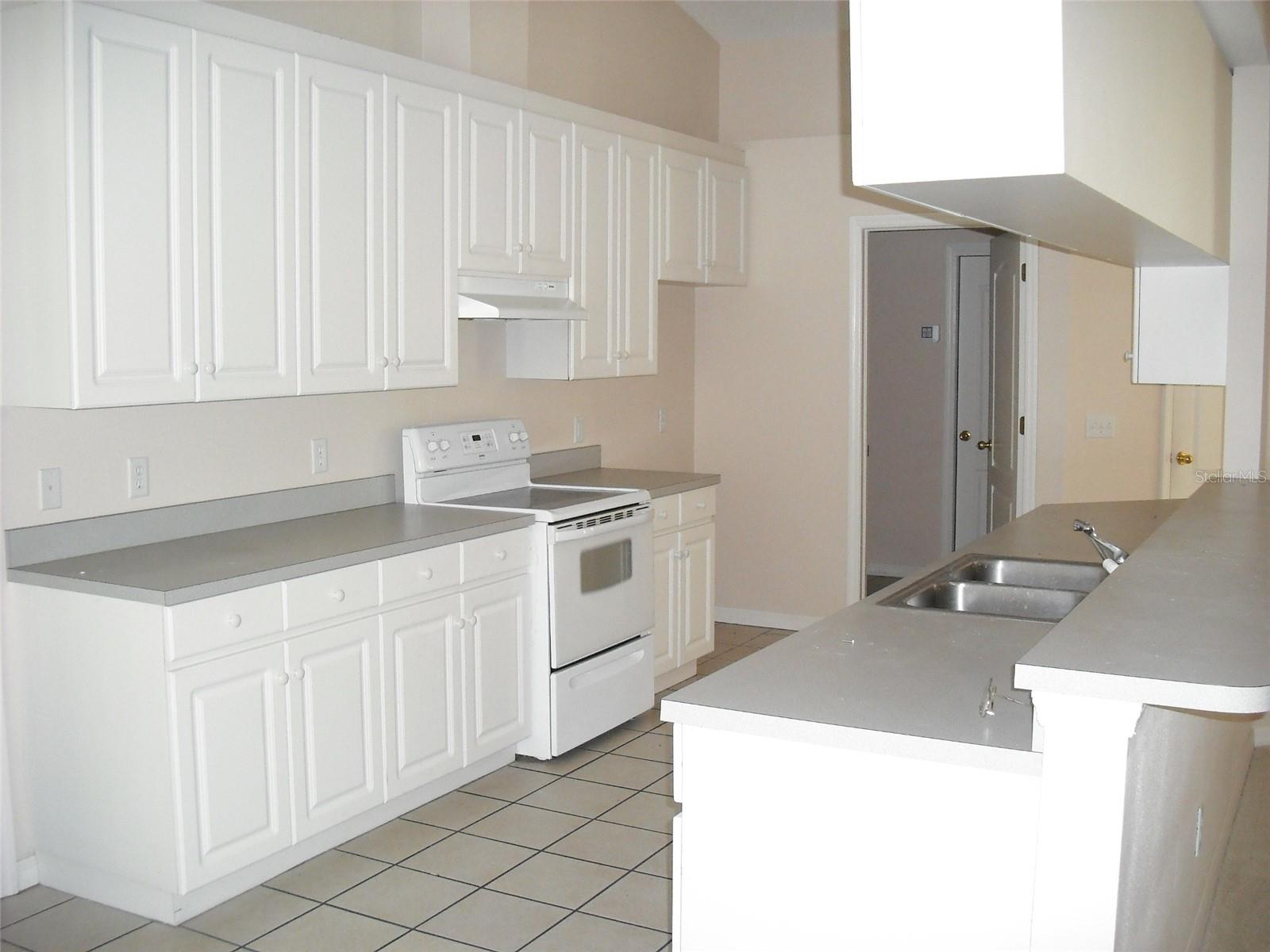 CRISTINA PH III UNIT 3 - Residential Lease