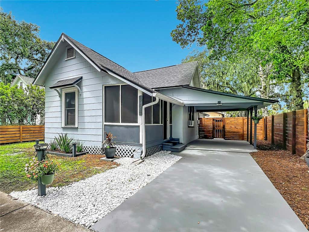 Photo of 306 S Elm Avenue, Sanford, FL 32771 (MLS # O6423664)