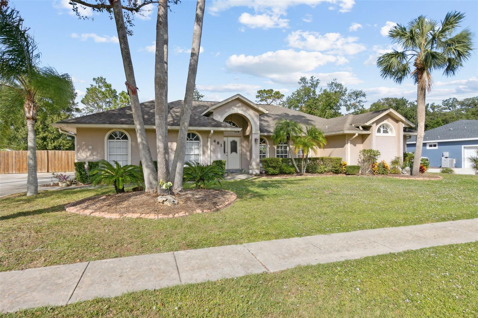 481 W HOLLY DRIVE