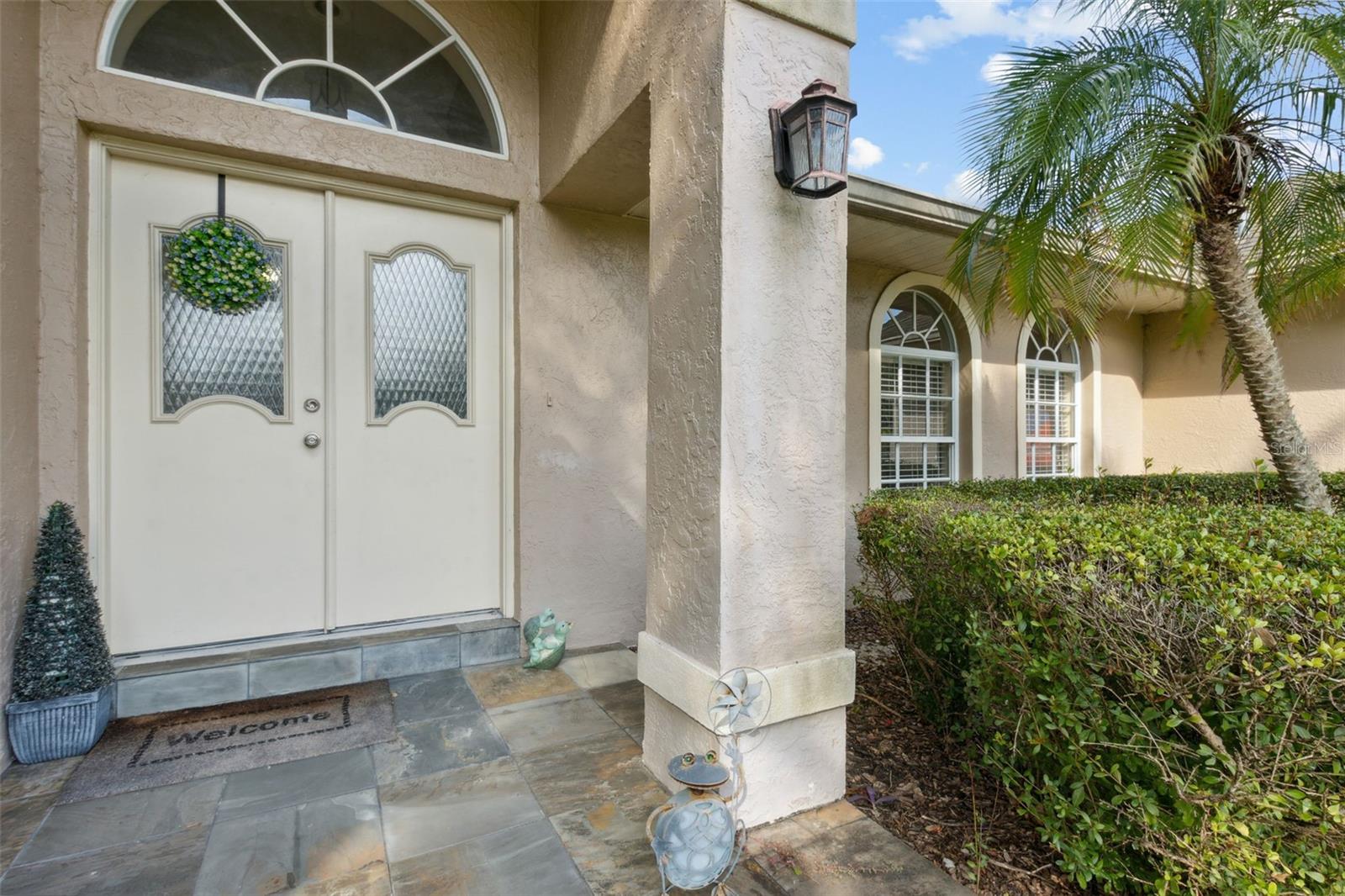 481 W HOLLY DRIVE