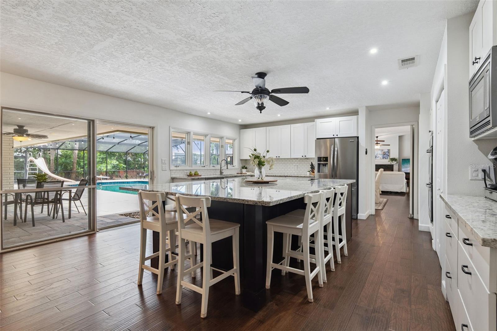 201 LIVE OAK LANE