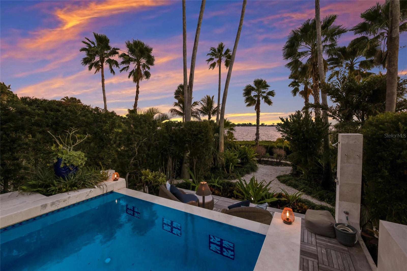 LAMBETH ACRES - Residential