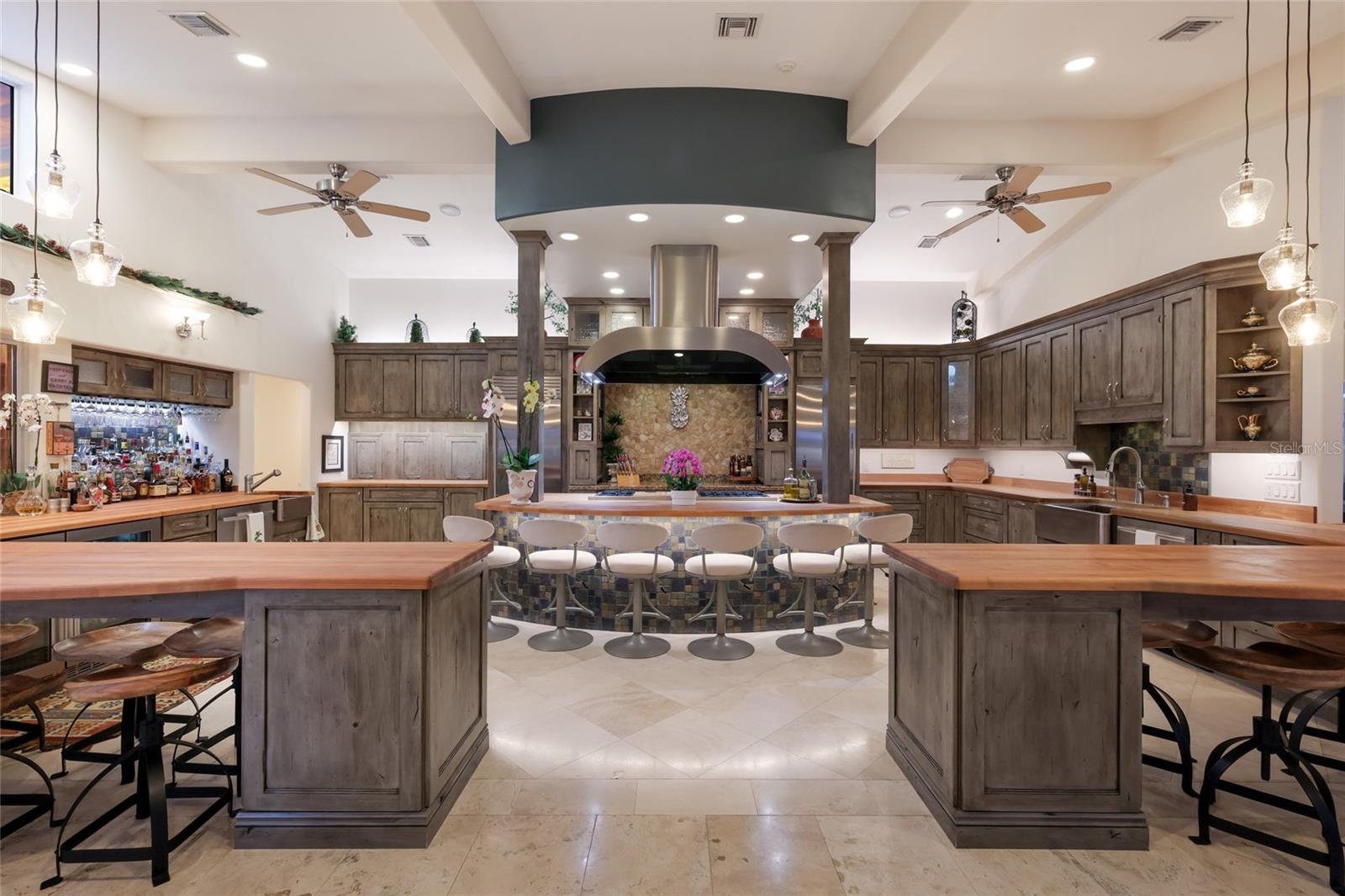 LAMBETH ACRES - Residential