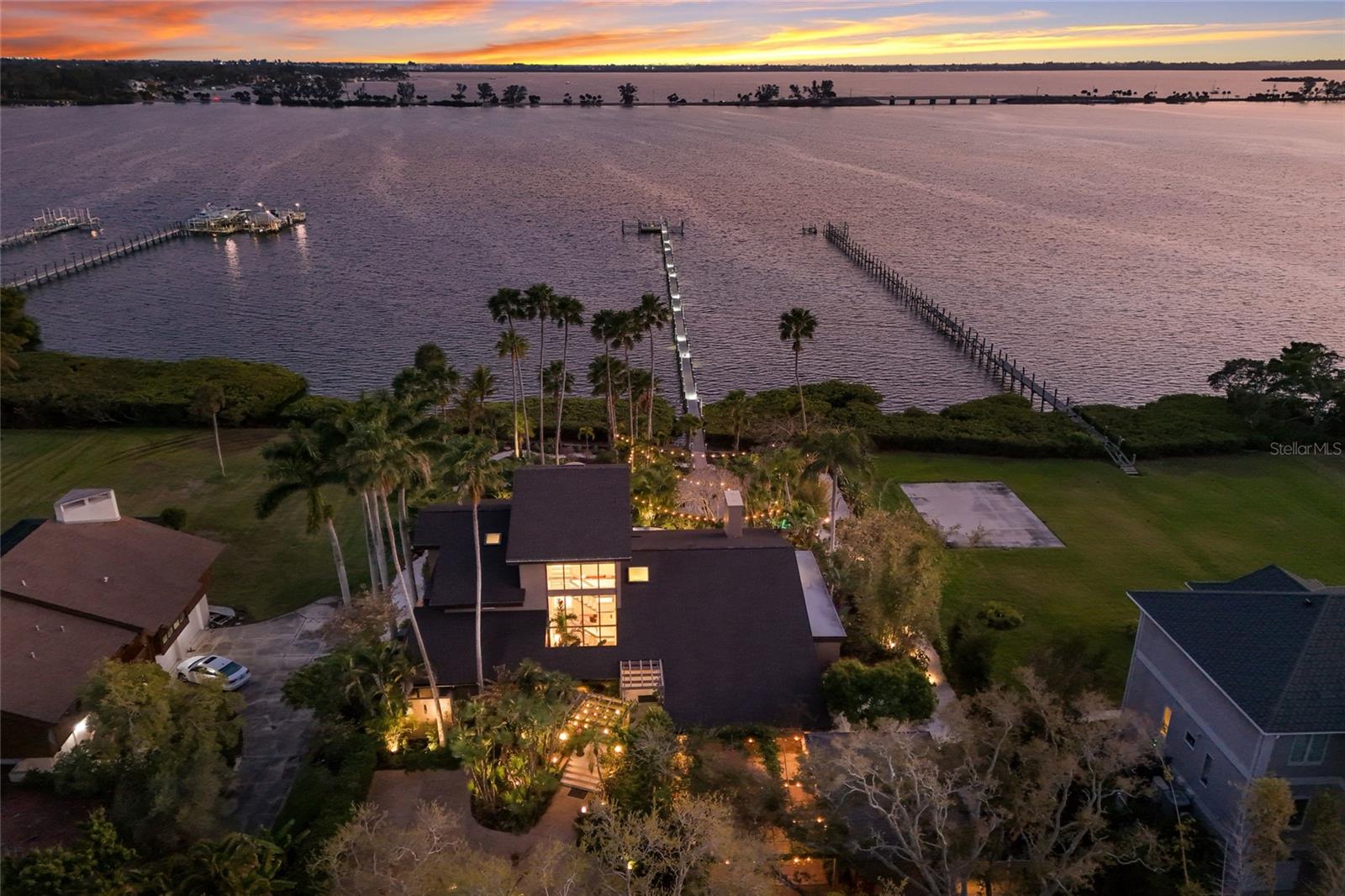 LAMBETH ACRES - Residential