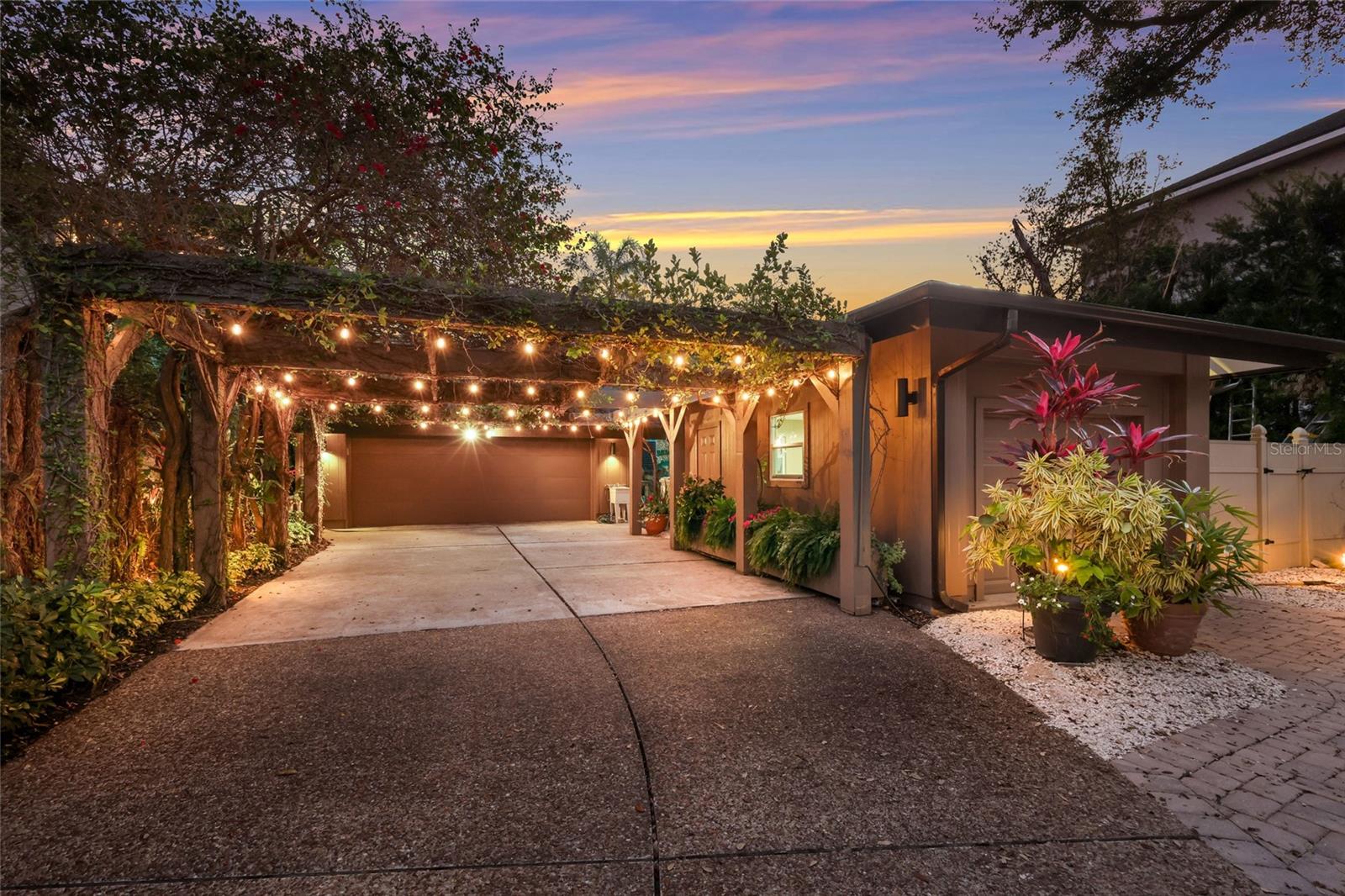 LAMBETH ACRES - Residential