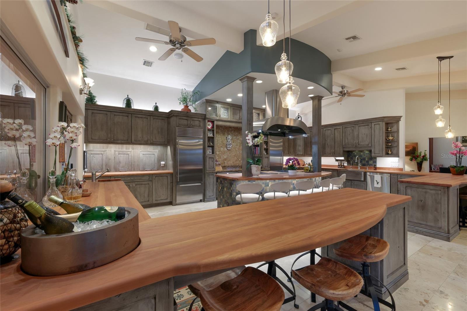 LAMBETH ACRES - Residential