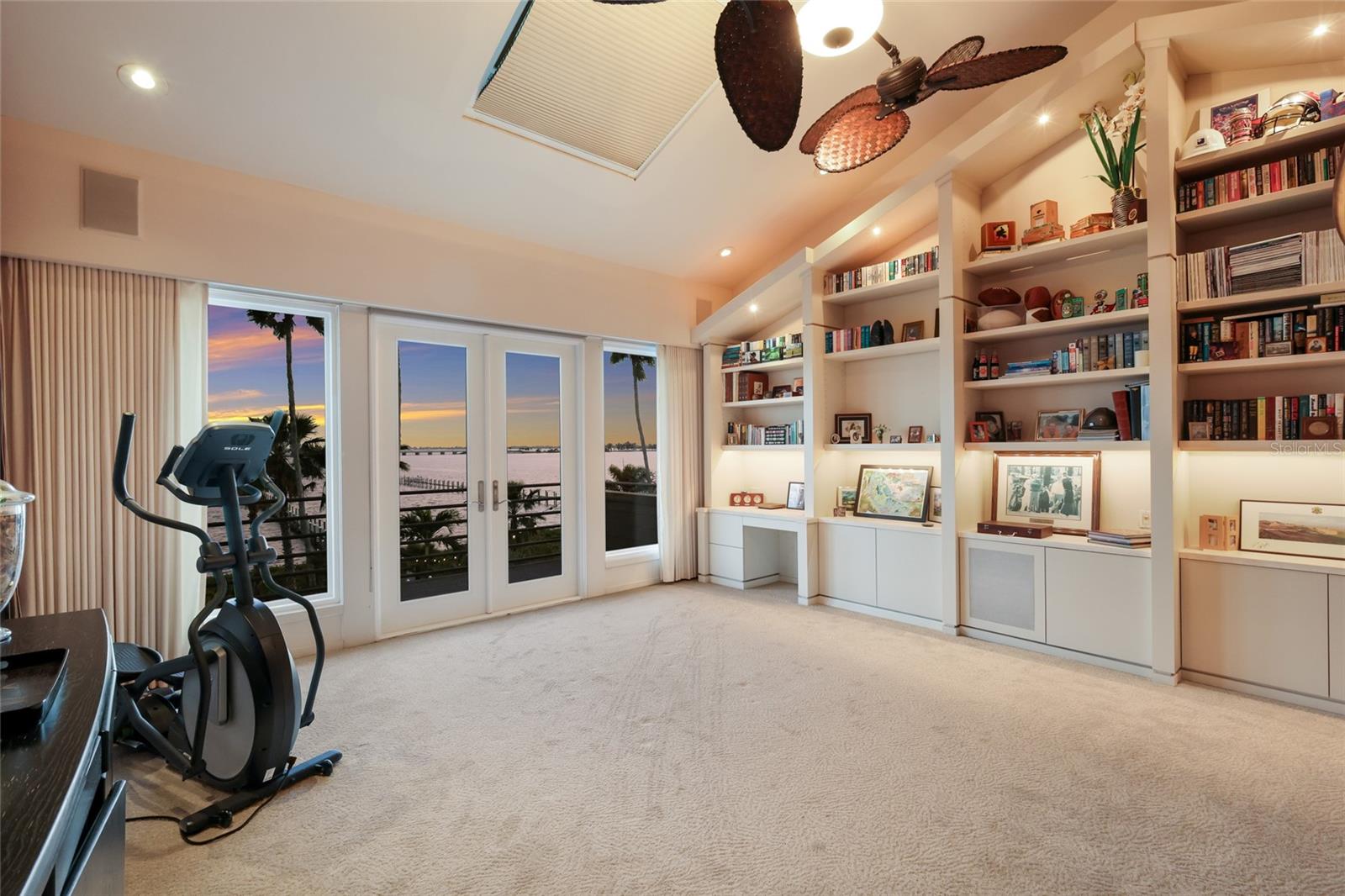 LAMBETH ACRES - Residential