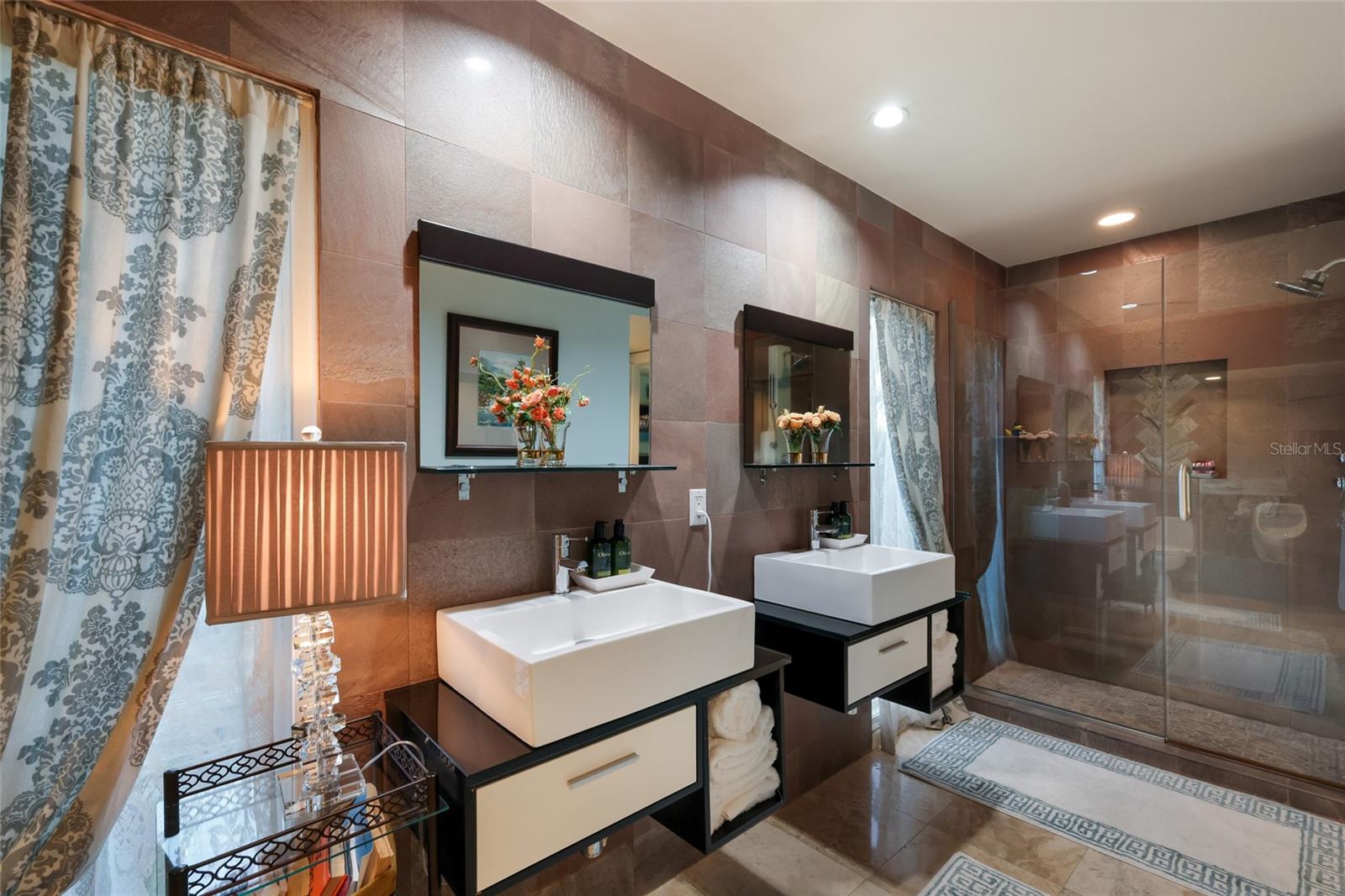 LAMBETH ACRES - Residential