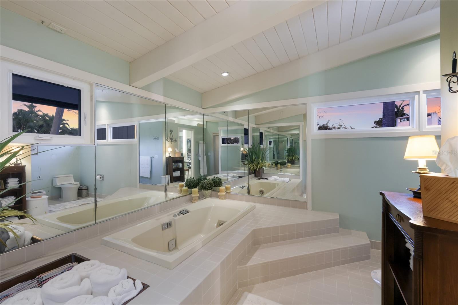 LAMBETH ACRES - Residential