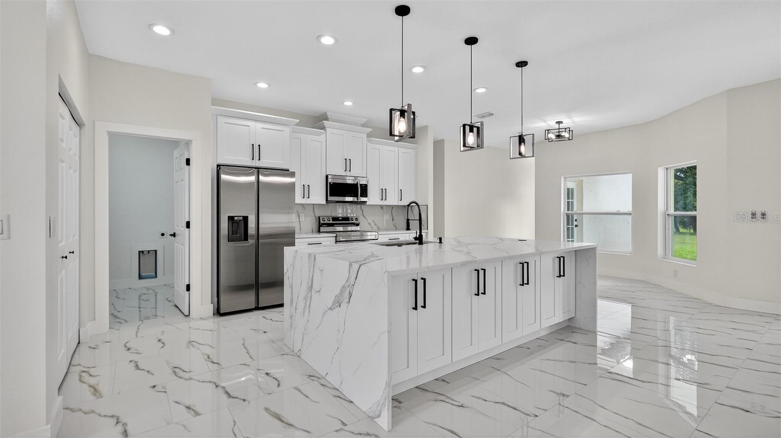 ROYAL HIGHLANDS - Residential