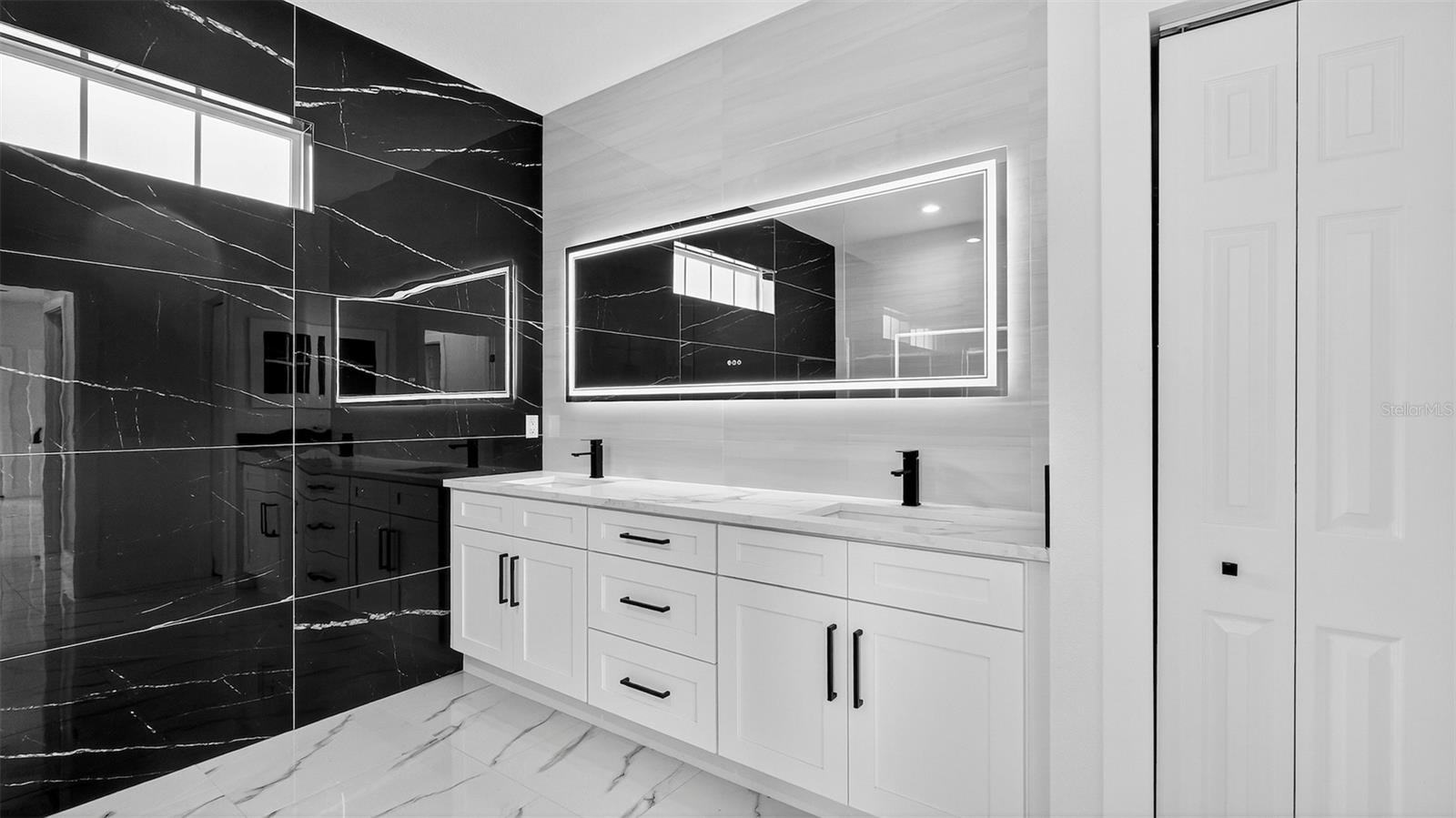 ROYAL HIGHLANDS - Residential