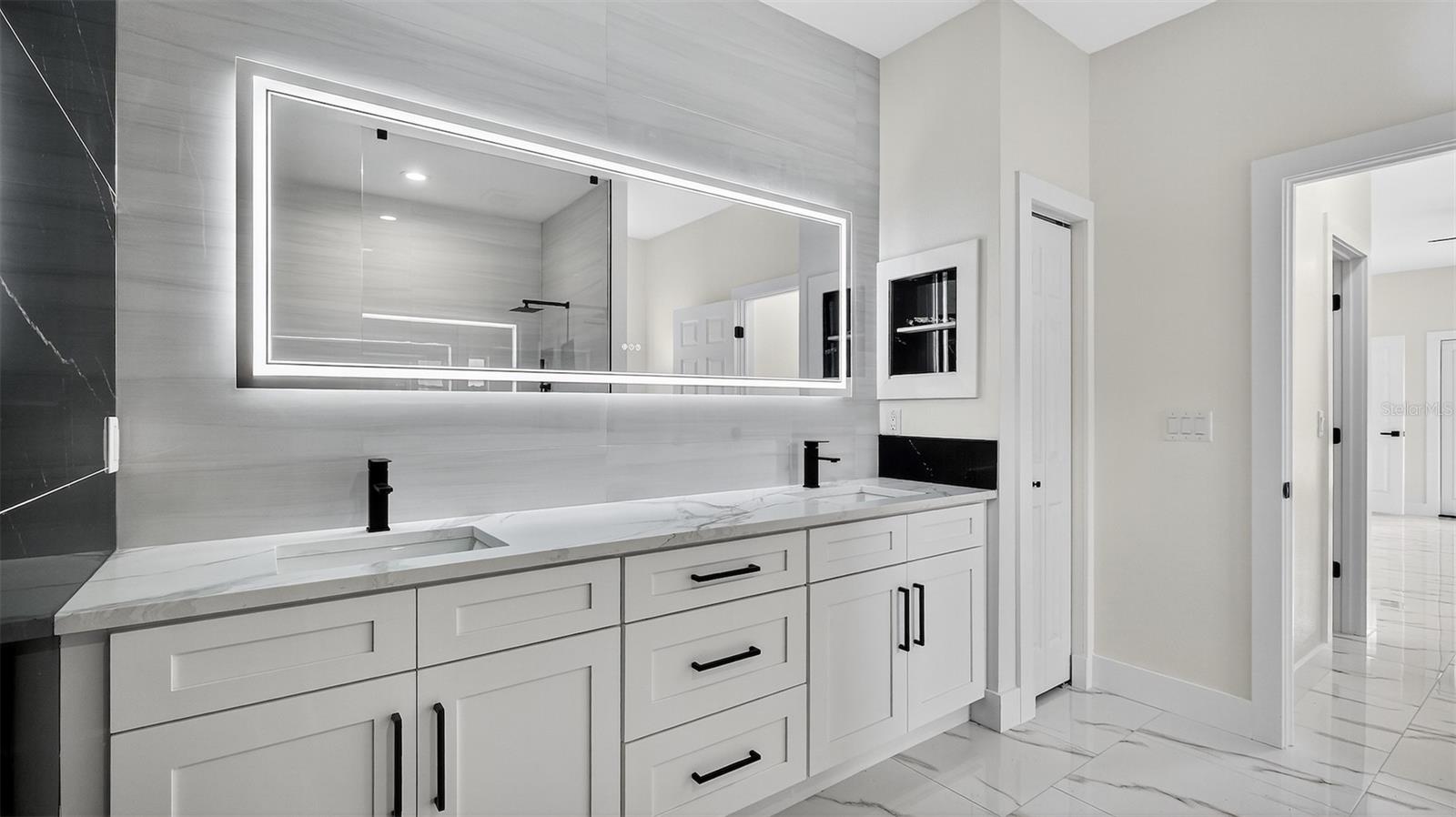 ROYAL HIGHLANDS - Residential