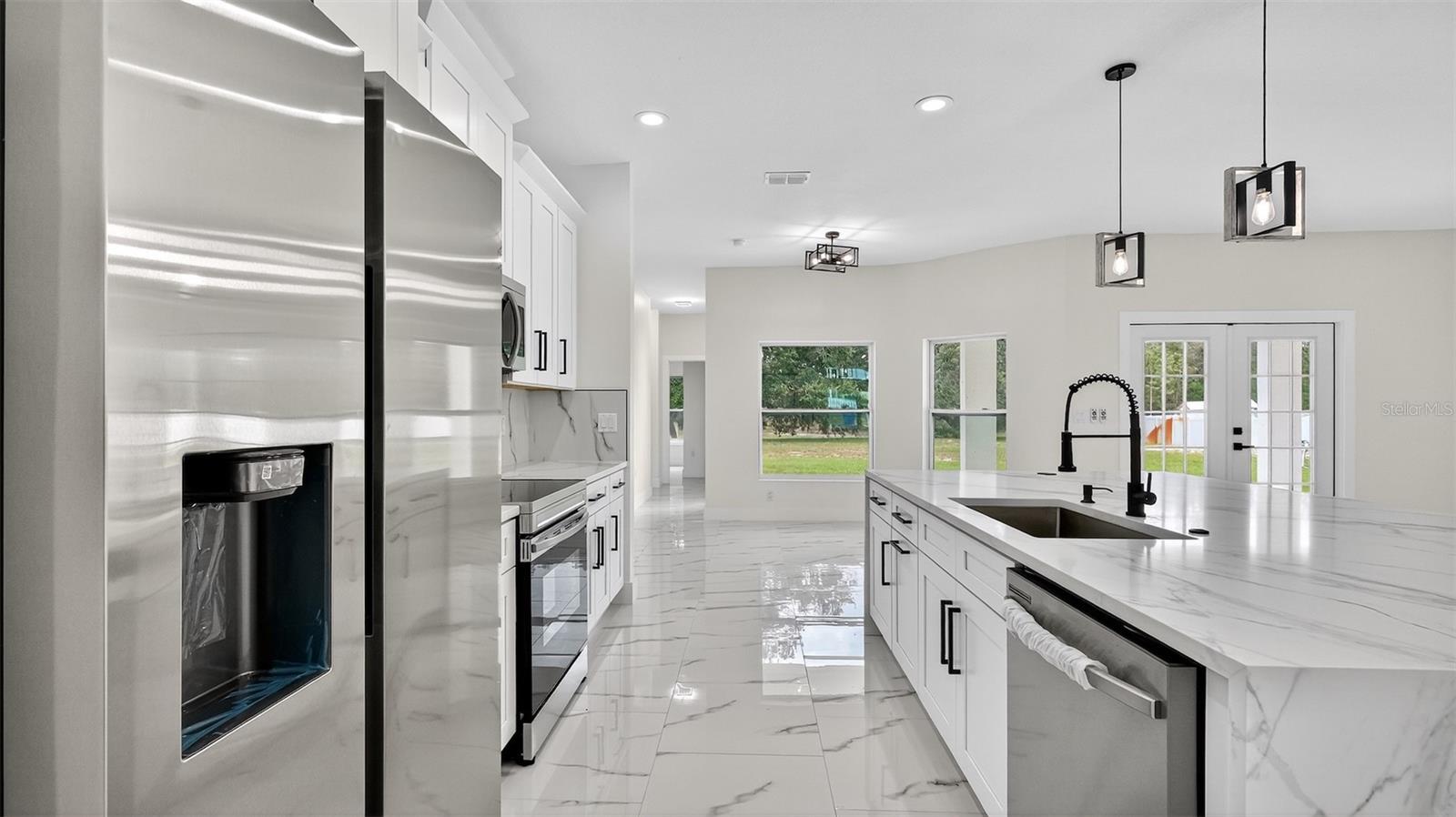 ROYAL HIGHLANDS - Residential