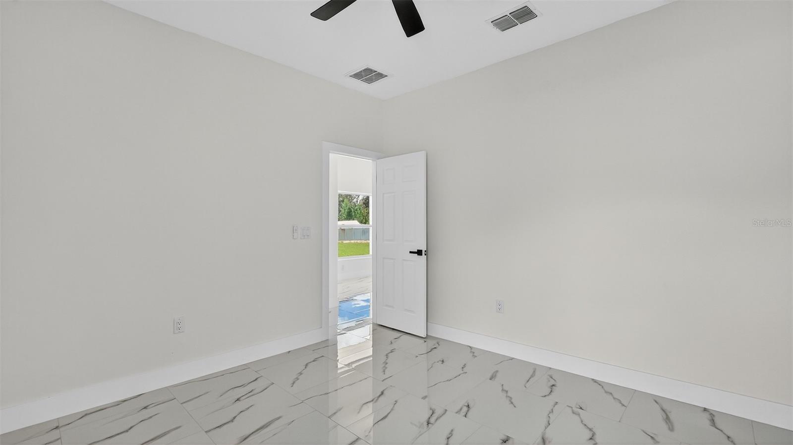 ROYAL HIGHLANDS - Residential