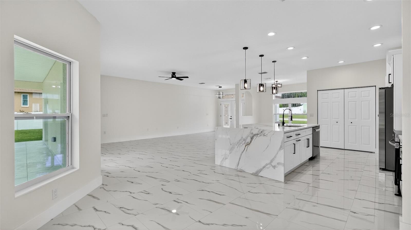 ROYAL HIGHLANDS - Residential