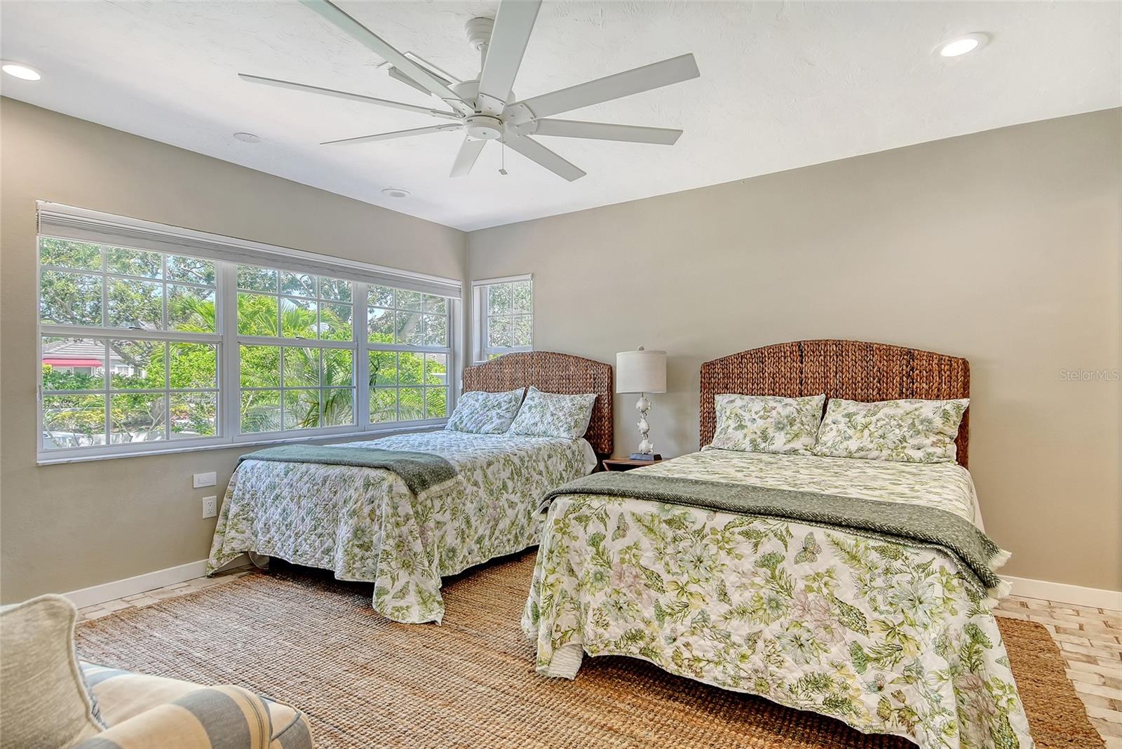 WINDING OAKS - Residential