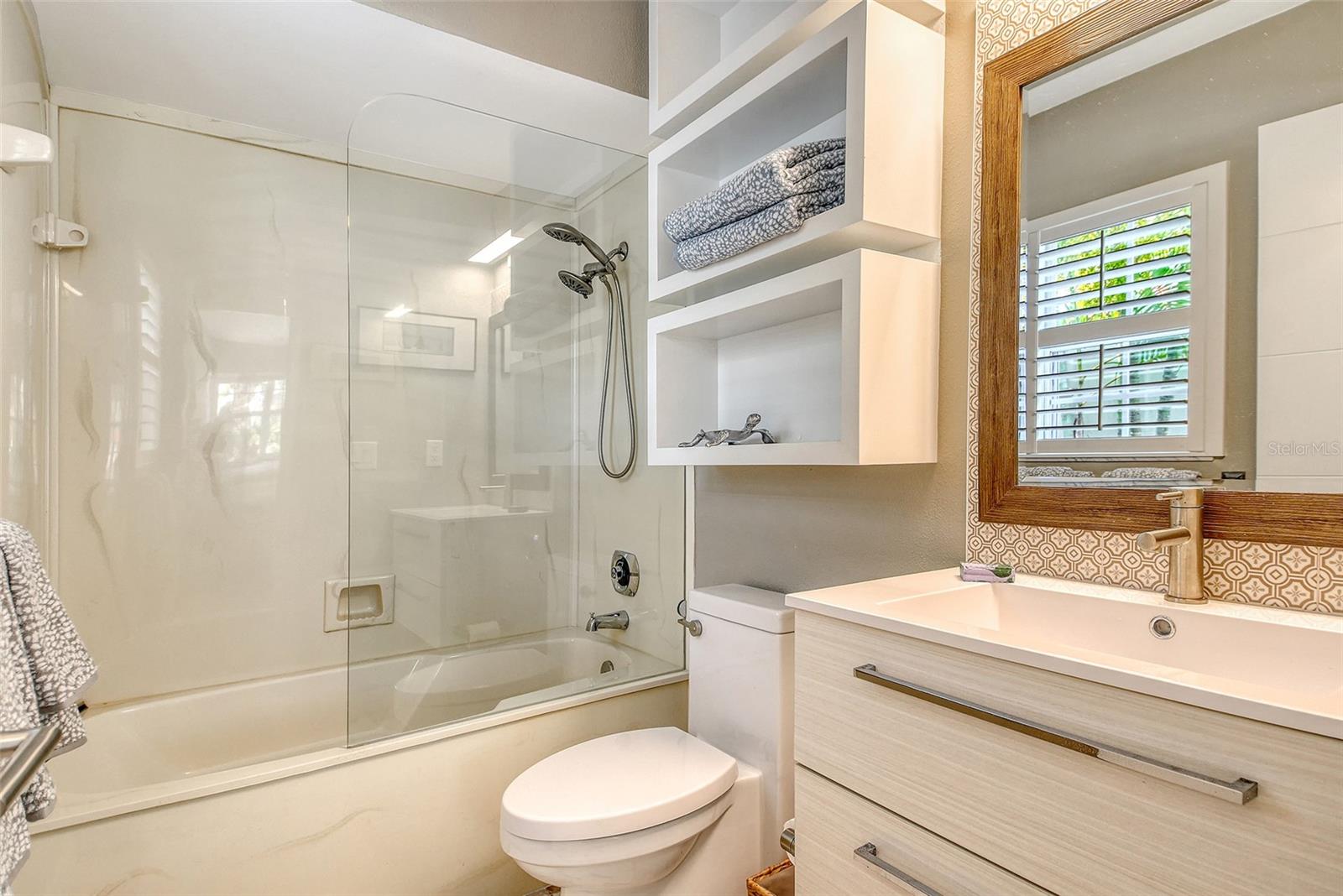 WINDING OAKS - Residential