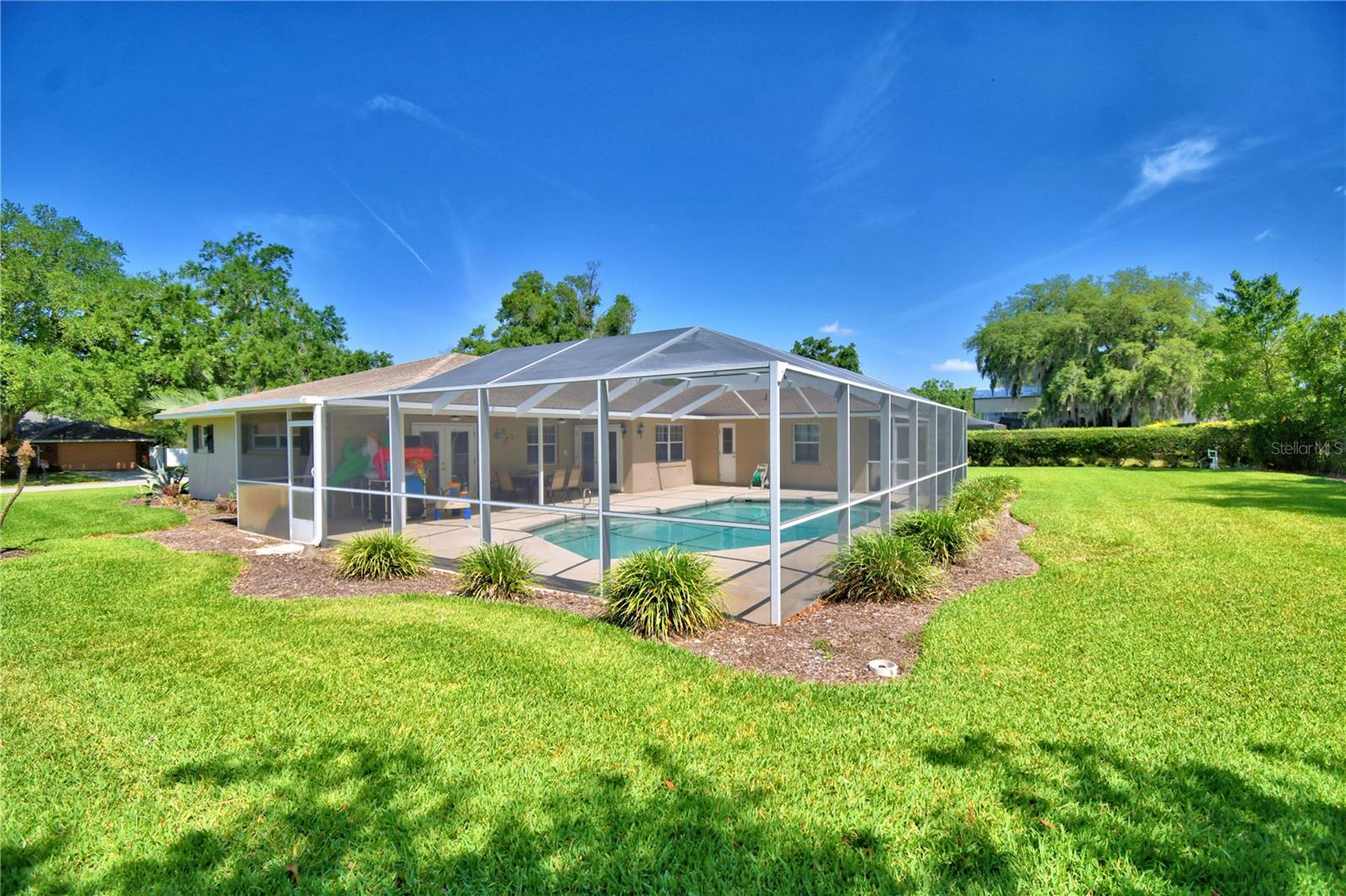 LAKE THOMAS WOODS - Residential