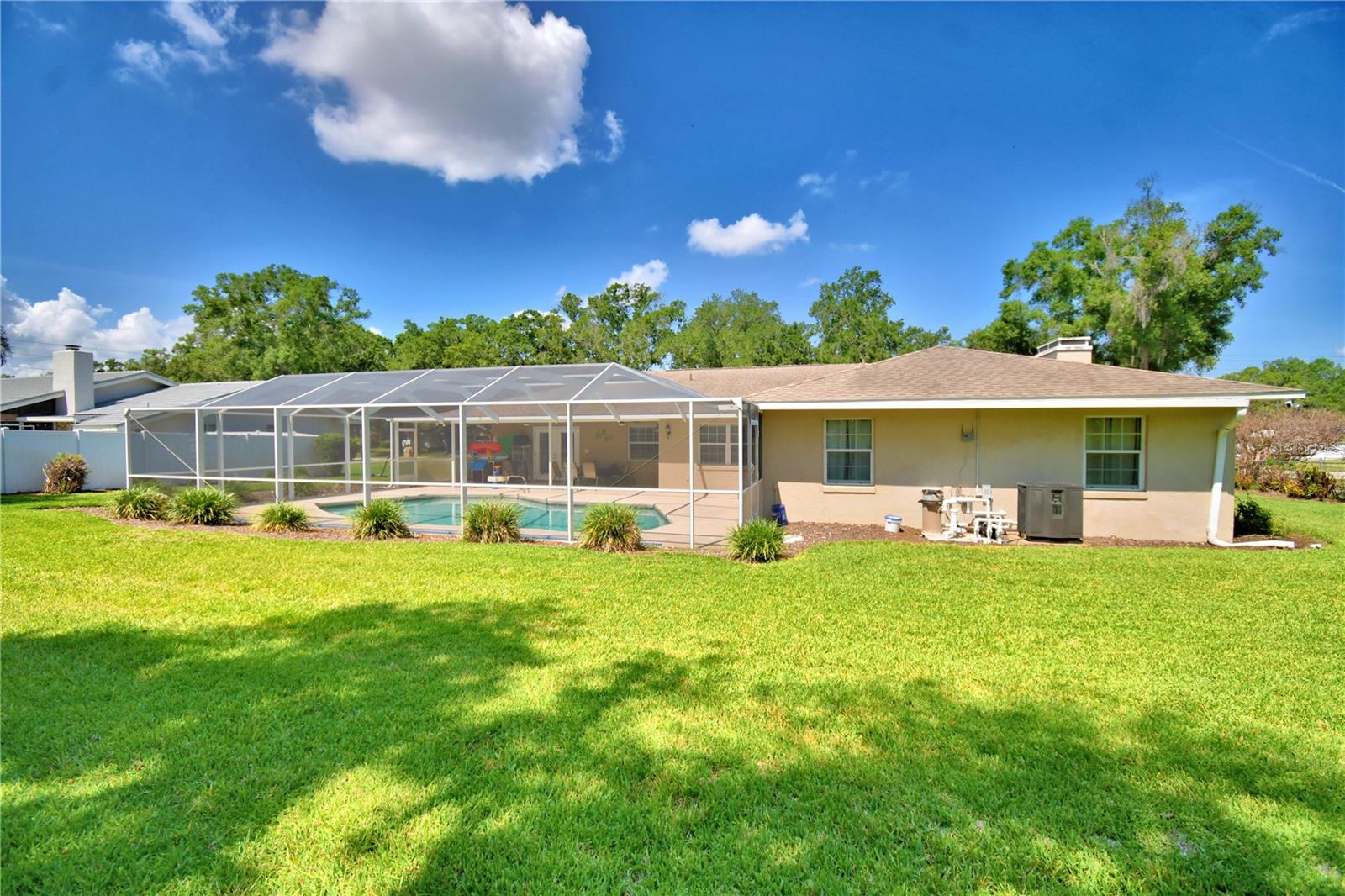LAKE THOMAS WOODS - Residential