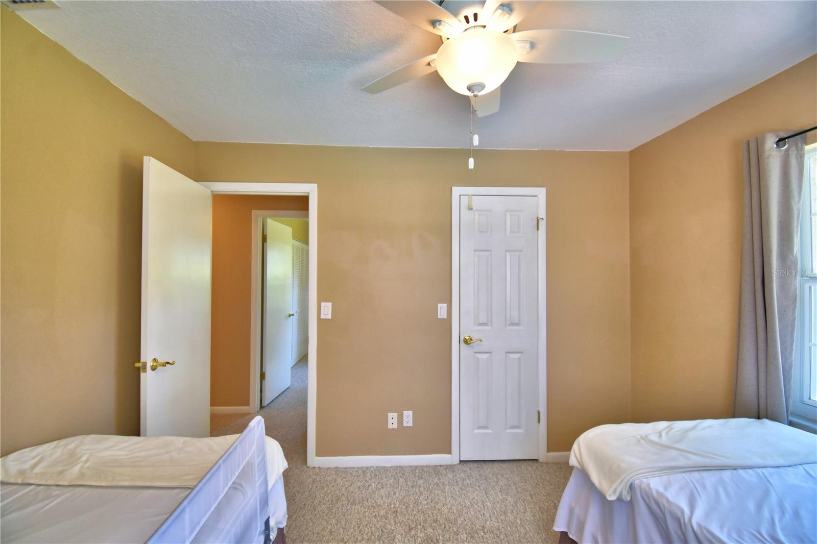 LAKE THOMAS WOODS - Residential