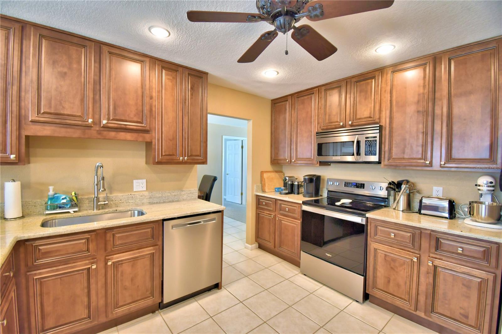 LAKE THOMAS WOODS - Residential