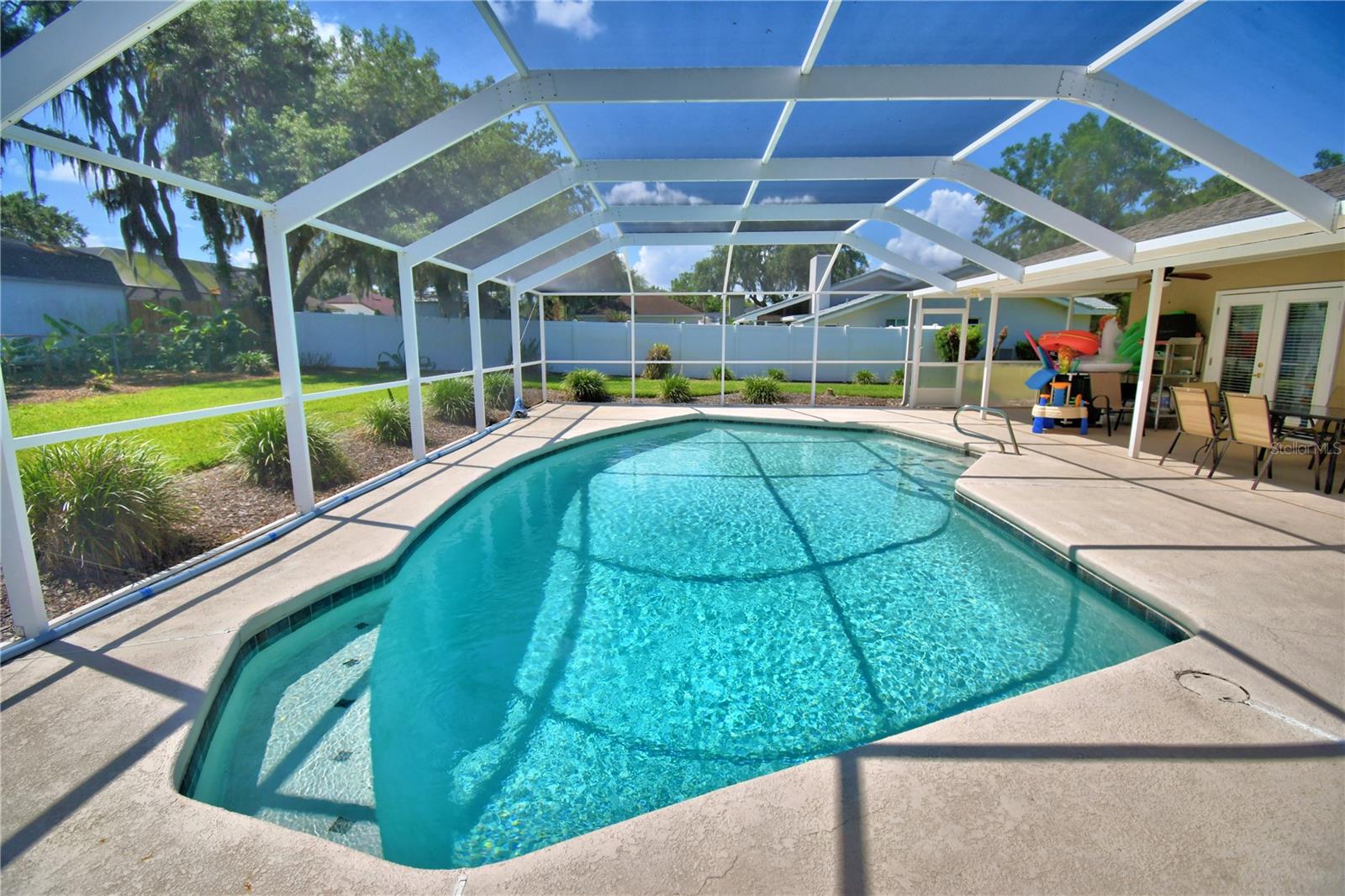 LAKE THOMAS WOODS - Residential