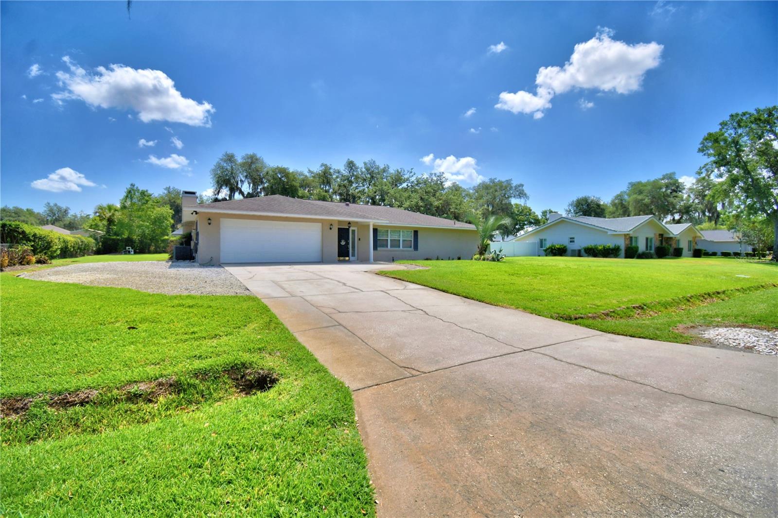 LAKE THOMAS WOODS - Residential