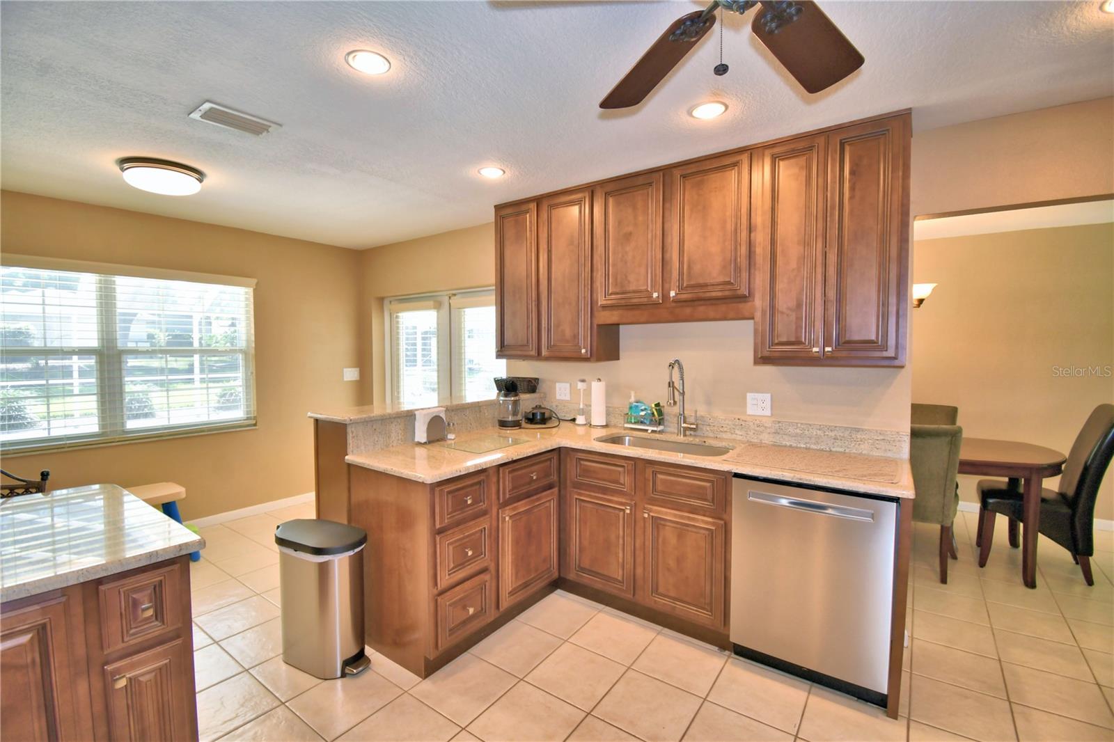 LAKE THOMAS WOODS - Residential