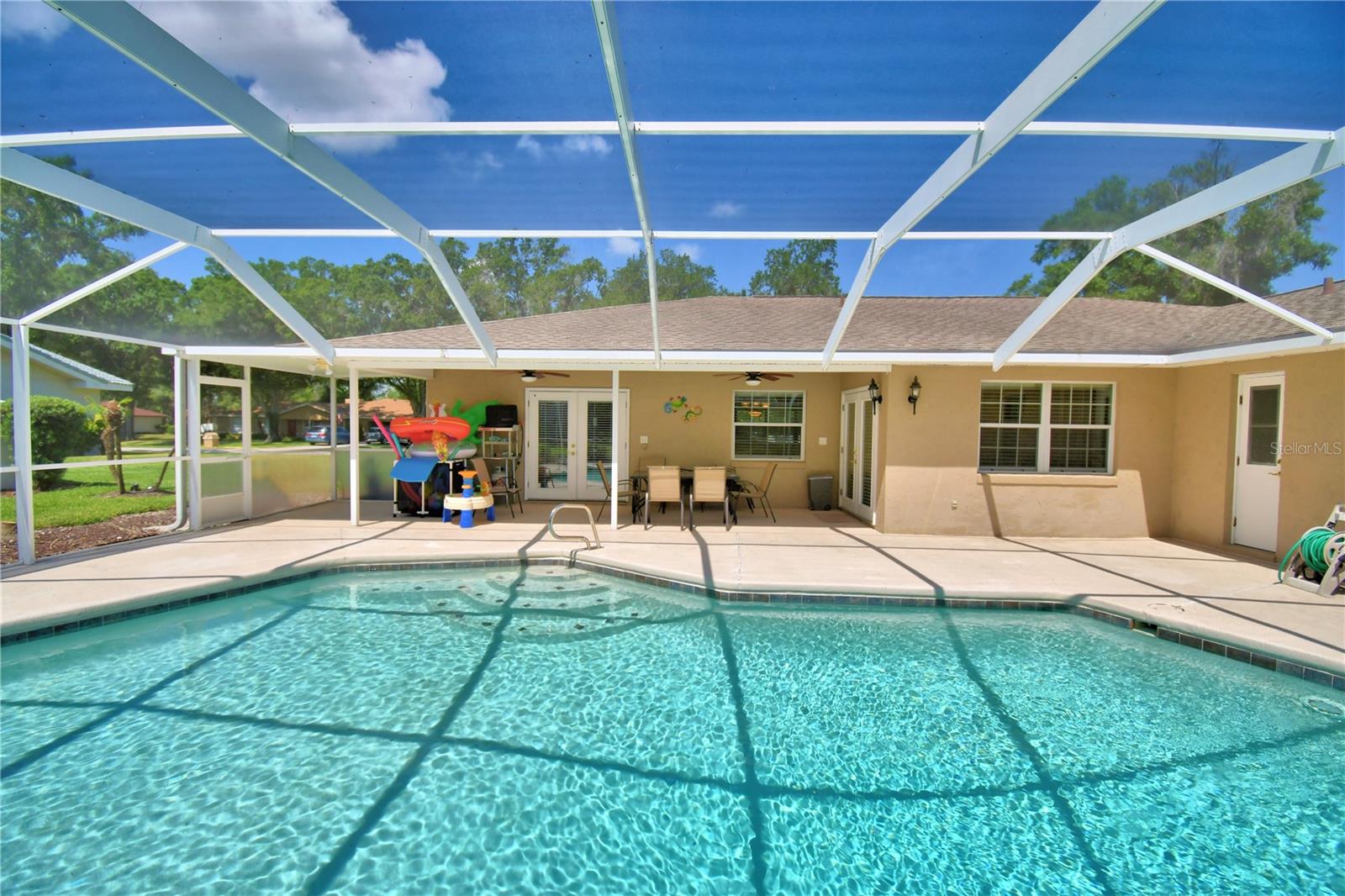 LAKE THOMAS WOODS - Residential