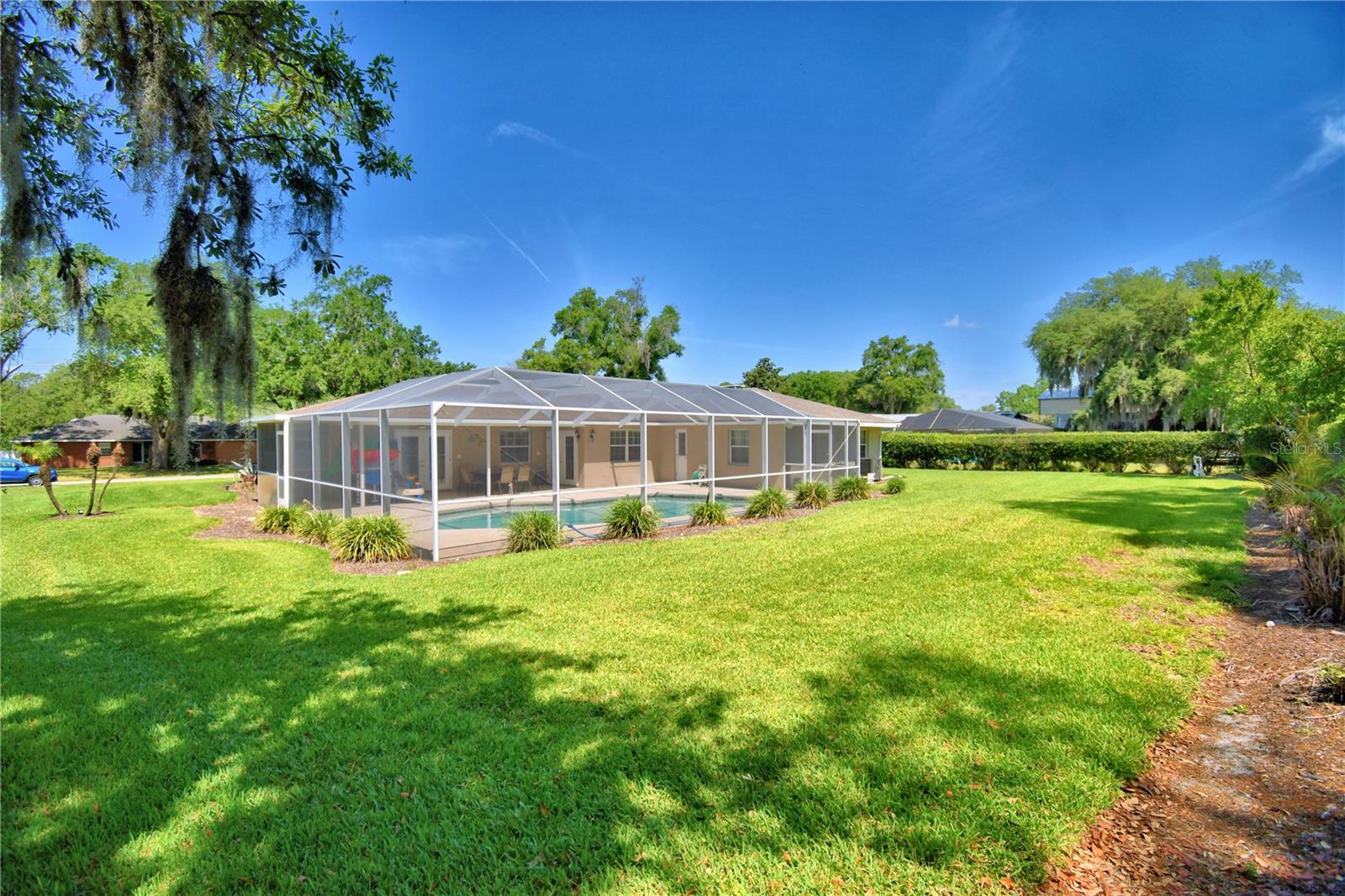LAKE THOMAS WOODS - Residential