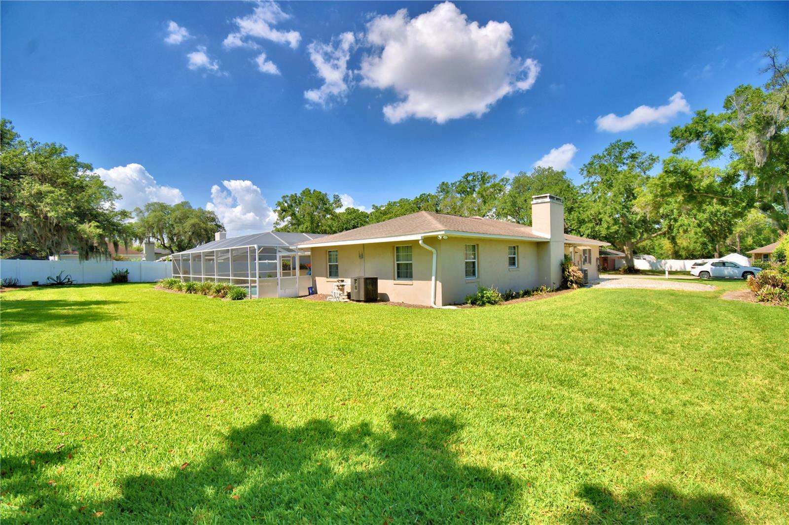 LAKE THOMAS WOODS - Residential