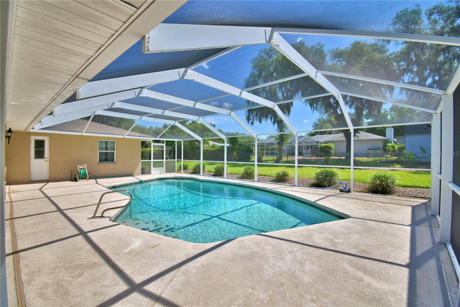 LAKE THOMAS WOODS - Residential