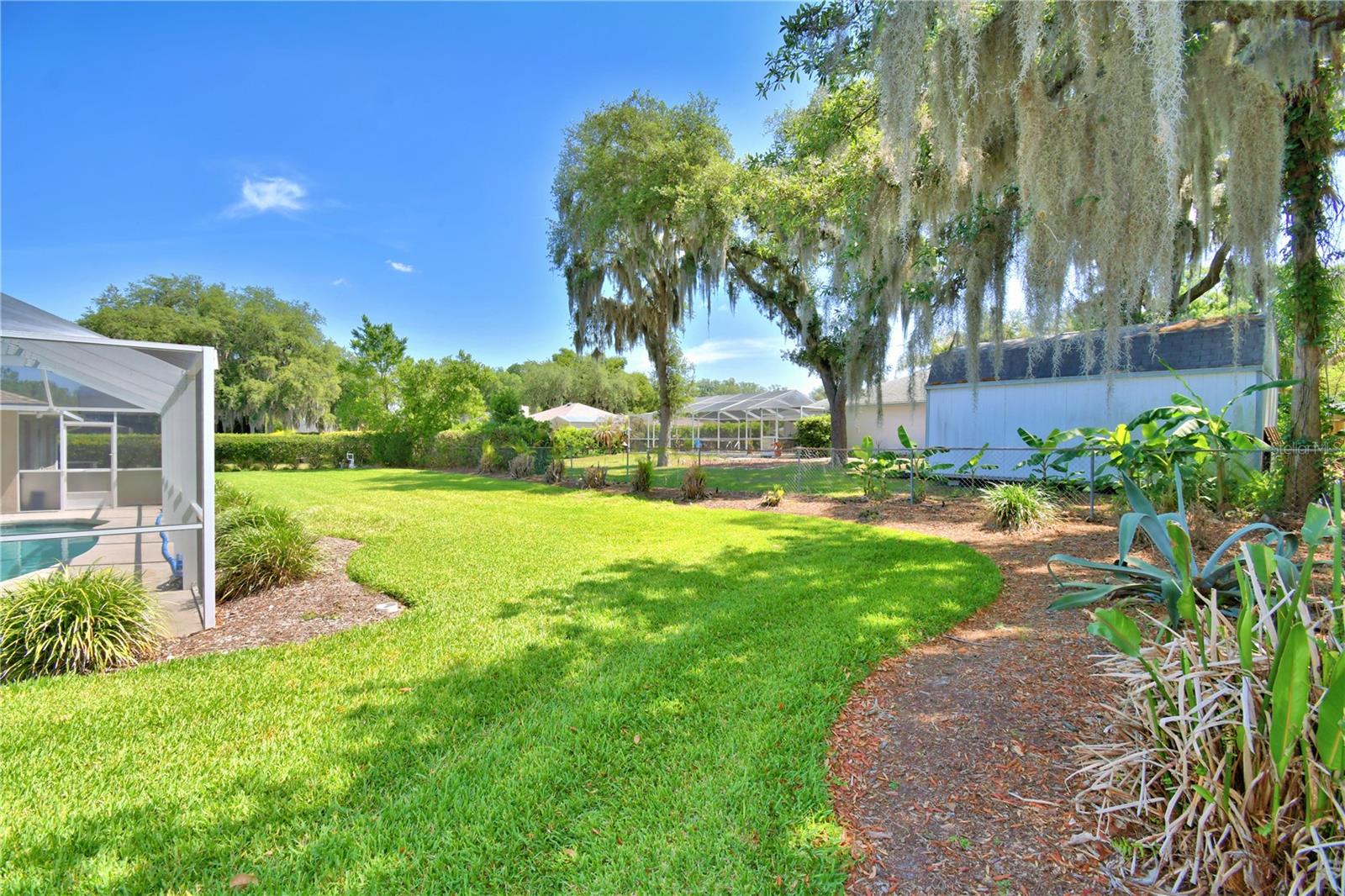 LAKE THOMAS WOODS - Residential