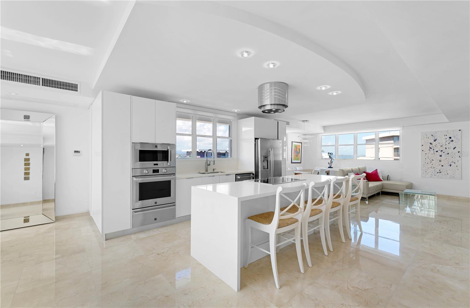 558 CUEVILLAS STREET PH1201