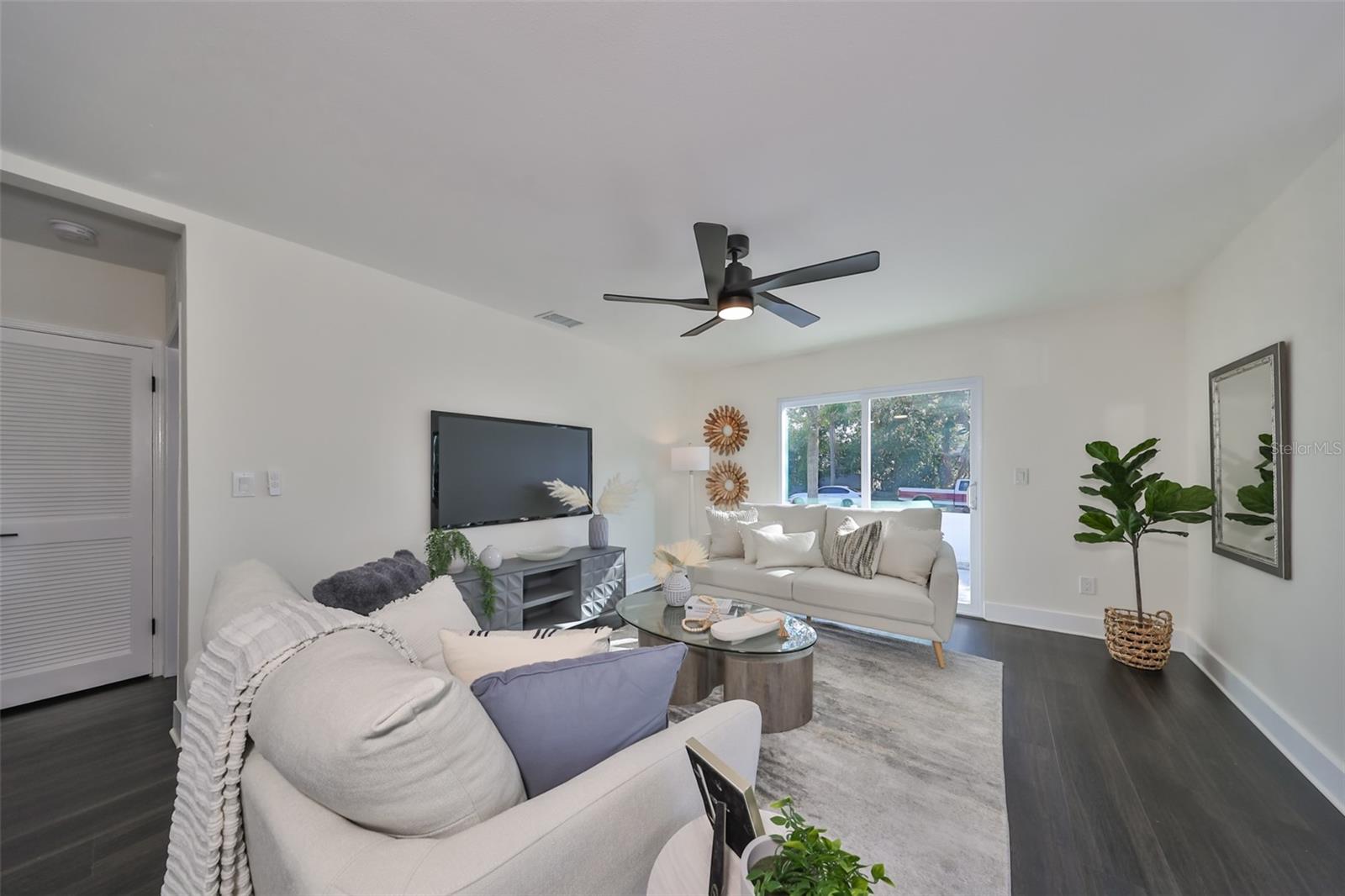 ROUSLYNN - Residential