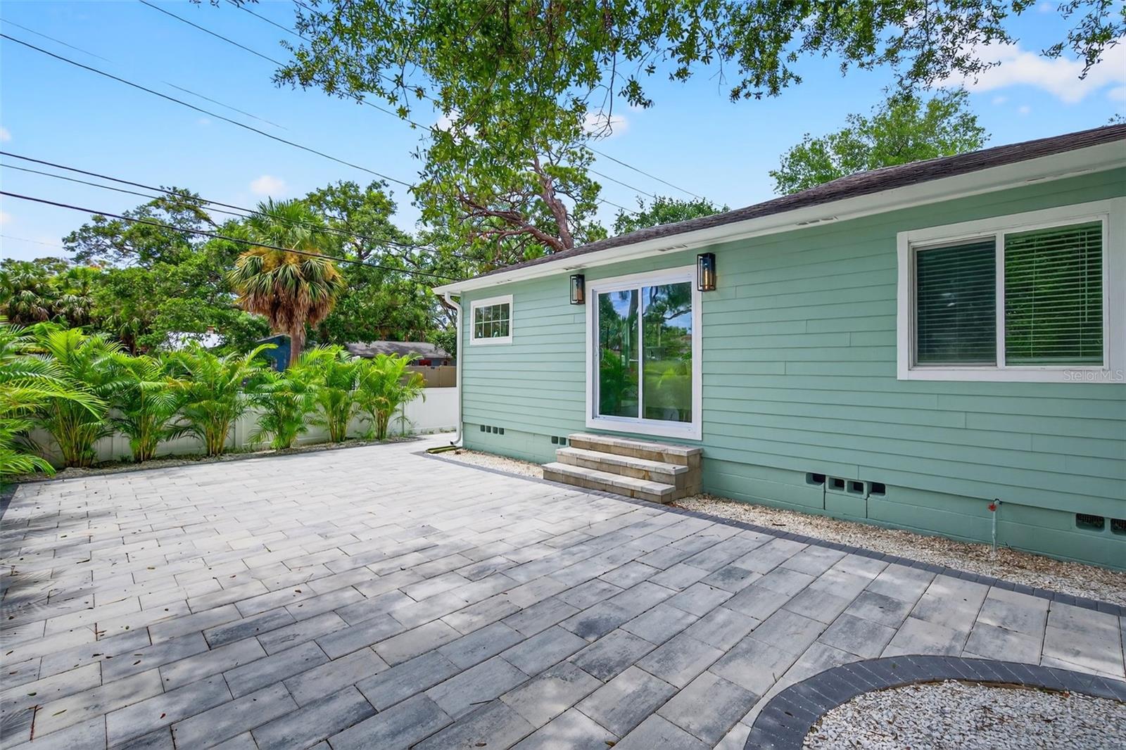 ROUSLYNN - Residential