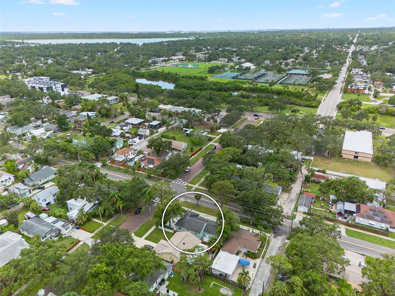 ROUSLYNN - Residential