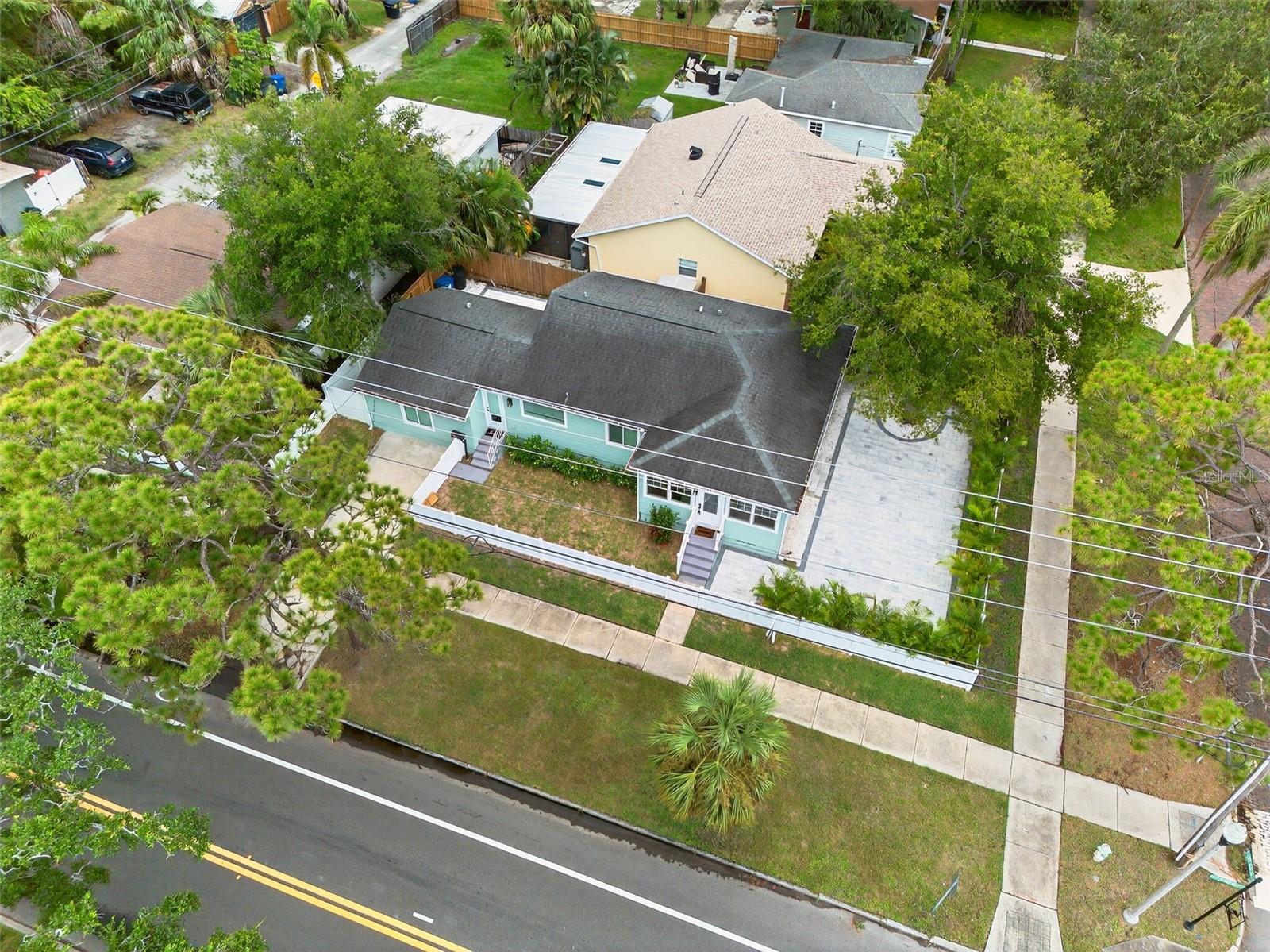 ROUSLYNN - Residential