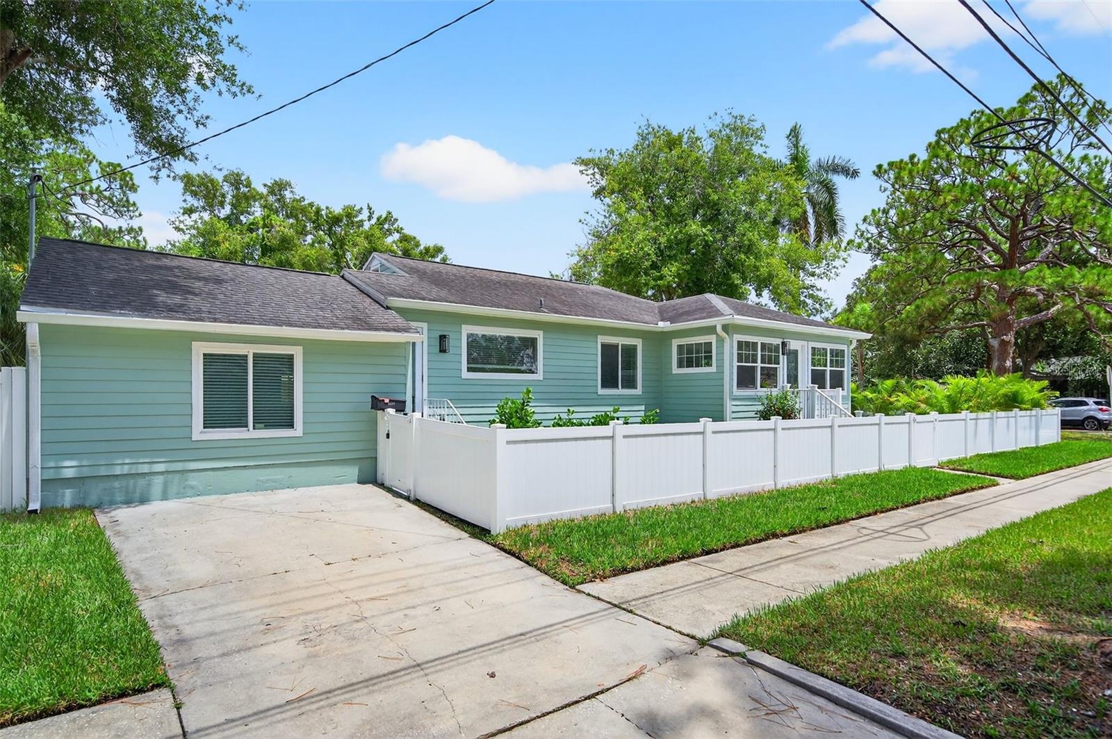 ROUSLYNN - Residential