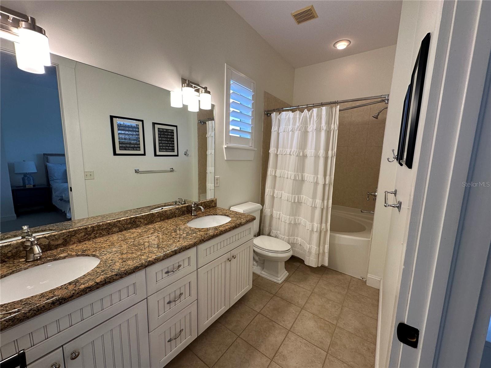 SUNSET PARK - Residential Lease