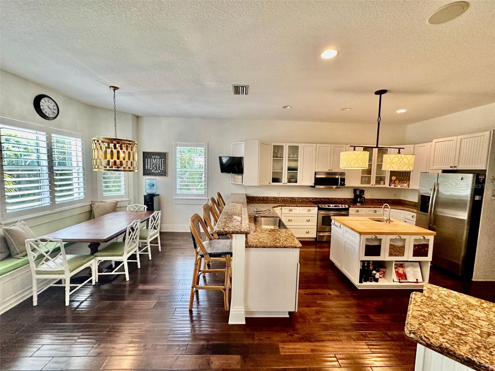 SUNSET PARK - Residential Lease