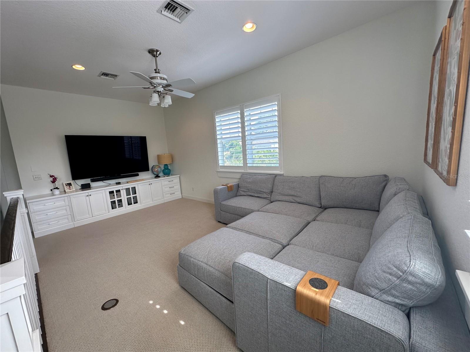 SUNSET PARK - Residential Lease