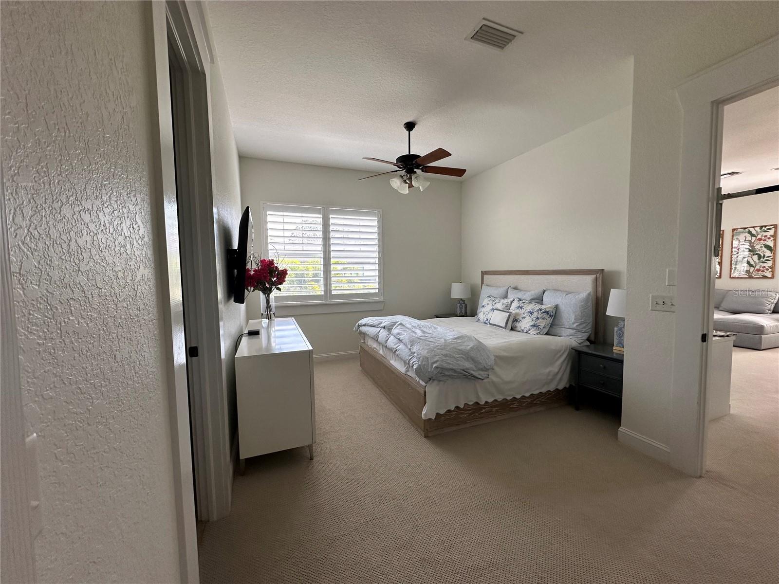 SUNSET PARK - Residential Lease