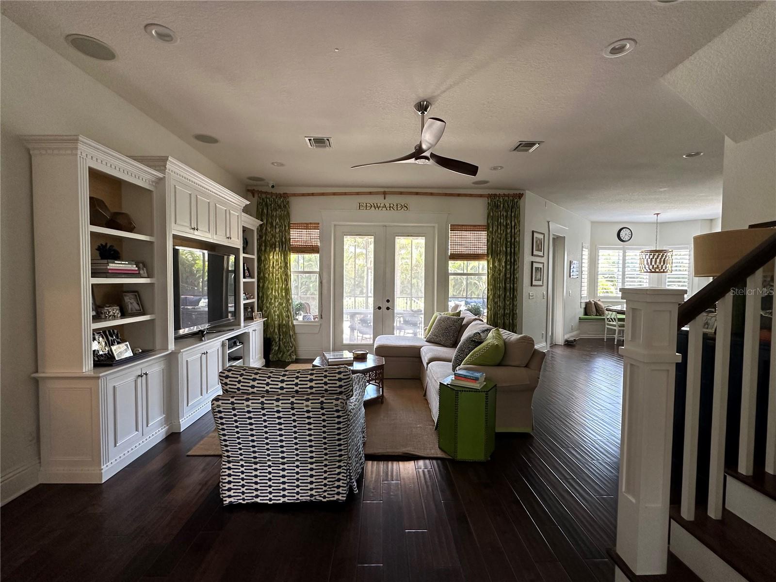 SUNSET PARK - Residential Lease