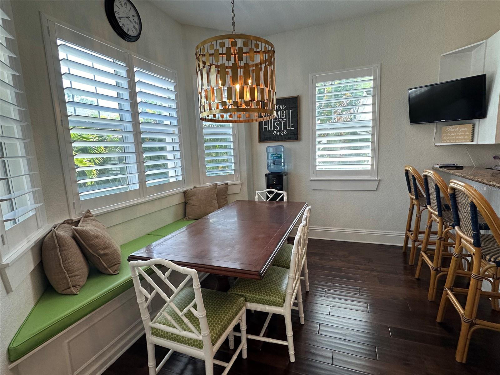 SUNSET PARK - Residential Lease