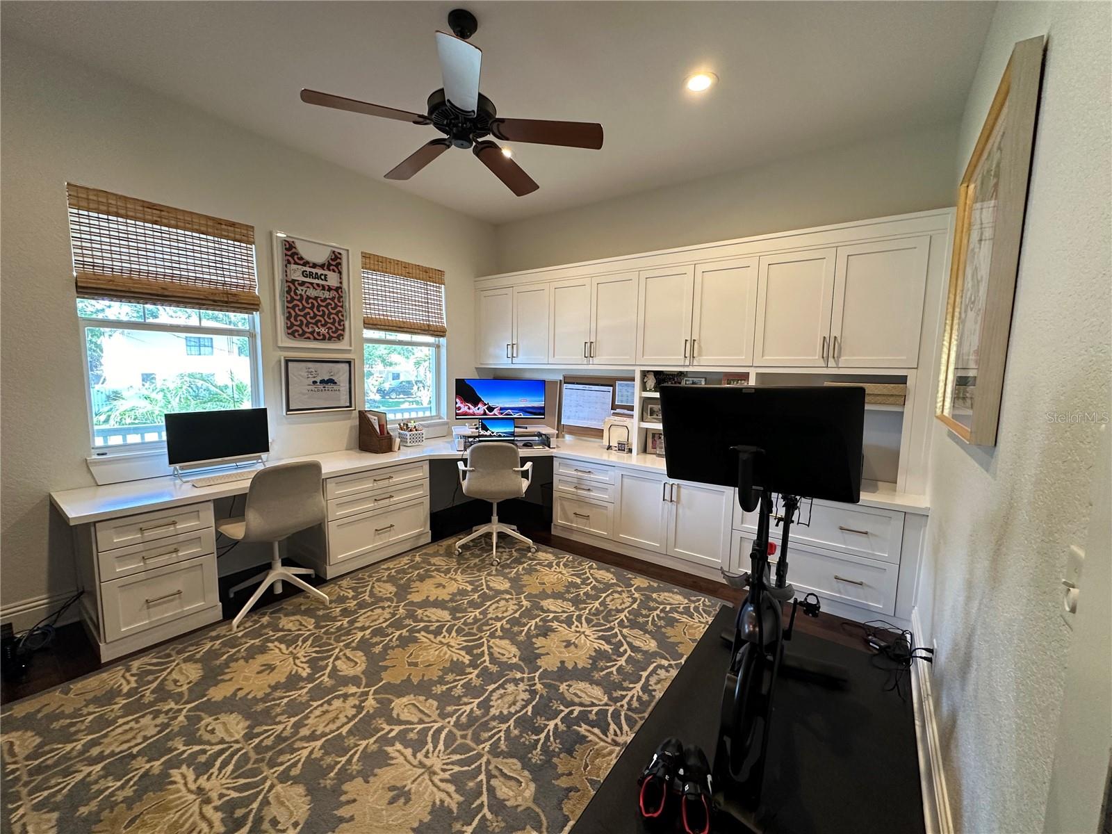 SUNSET PARK - Residential Lease