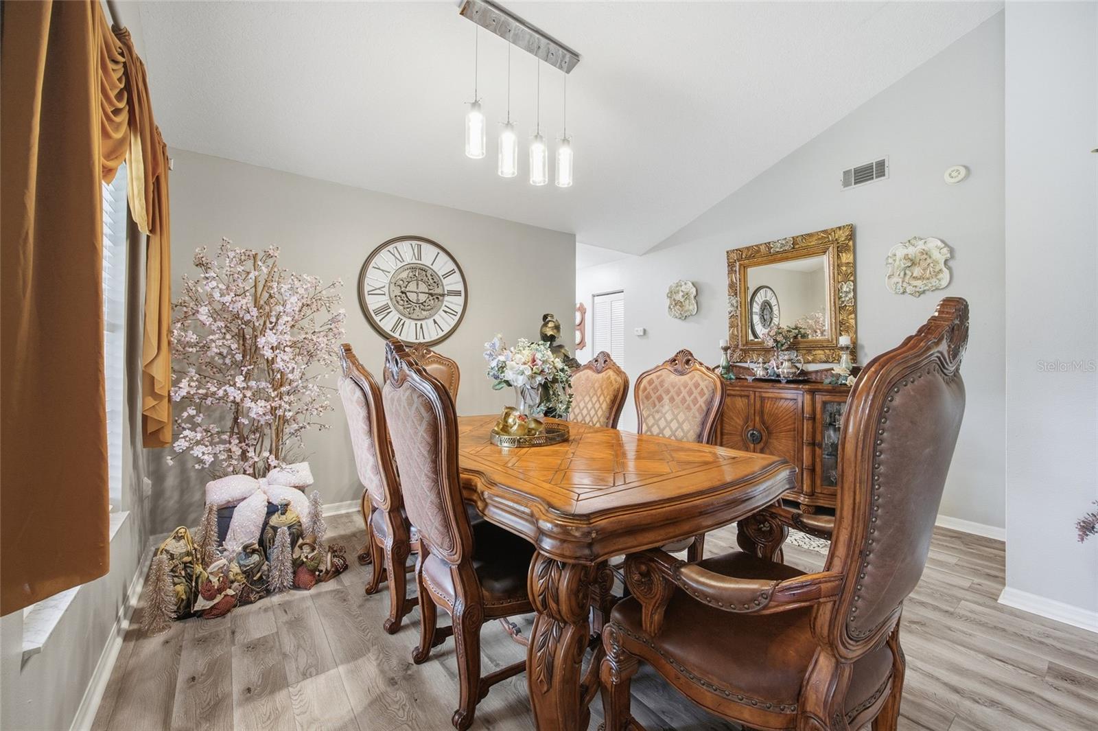 CALA HILLS UN 01 - Residential