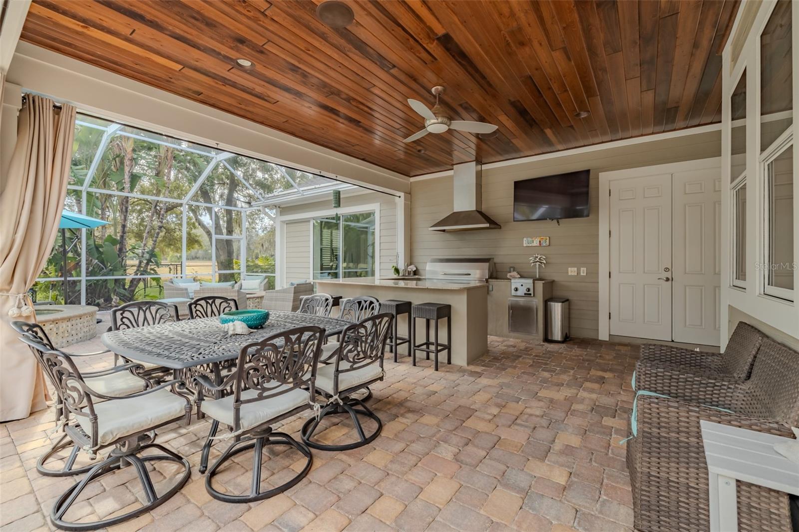 FISH HAWK TRAILS UNITS 01 & 02 - Residential